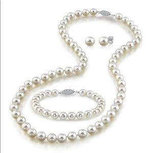 Japanese akoya white Pearl set